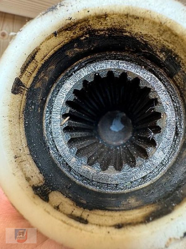 Unimog des Typs Mercedes-Benz Antriebswelle Vorderachse Hinterachse 425 435, Gebrauchtmaschine in Fitzen (Bild 6)