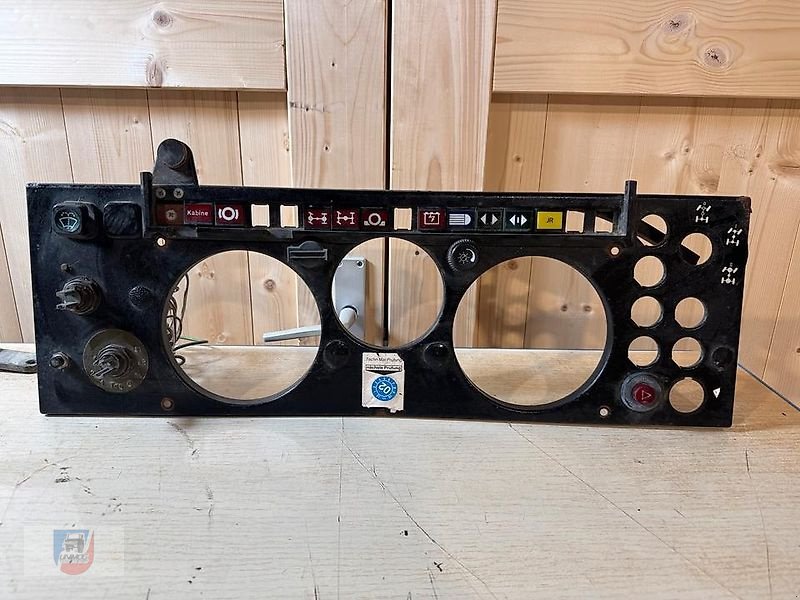 Unimog des Typs Mercedes-Benz Armaturenbrett Stahl U1000-U2400 424 425 427 435 437, Gebrauchtmaschine in Fitzen (Bild 3)