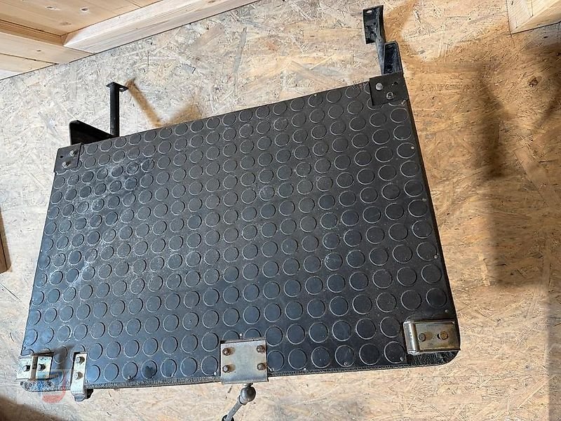 Unimog des Typs Mercedes-Benz Beifahrersitzbank Gestell U1000-U2400 Sitzbank, Gebrauchtmaschine in Fitzen (Bild 4)