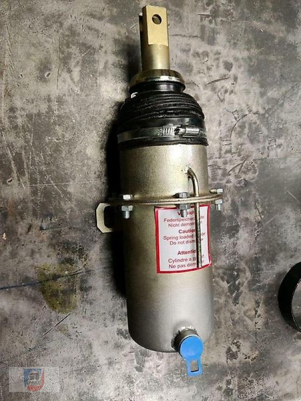 Unimog des Typs Mercedes-Benz Federspeicher U1600 NEU Notlöseeinrichtung, Neumaschine in Fitzen (Bild 2)