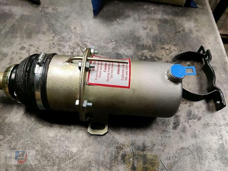 Unimog des Typs Mercedes-Benz Federspeicher U1600 NEU Notlöseeinrichtung, Neumaschine in Fitzen (Bild 7)