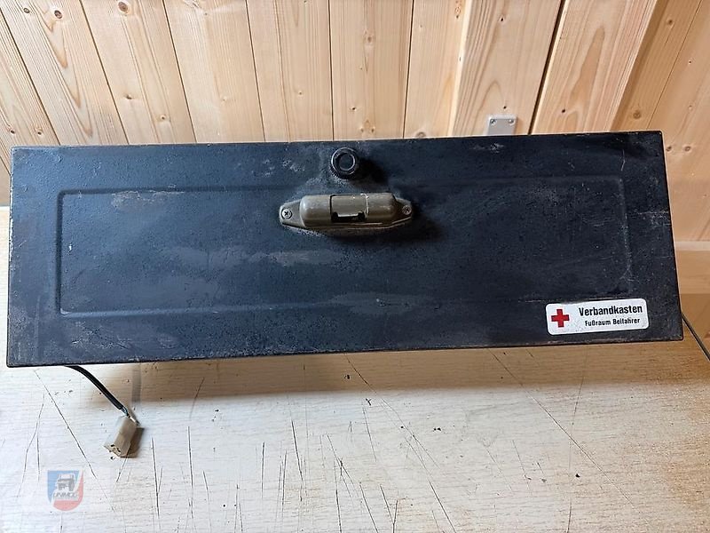 Unimog des Typs Mercedes-Benz Handschuhfach 424 425 427 435 437 U1000-U2400 Komplett, Gebrauchtmaschine in Fitzen (Bild 7)