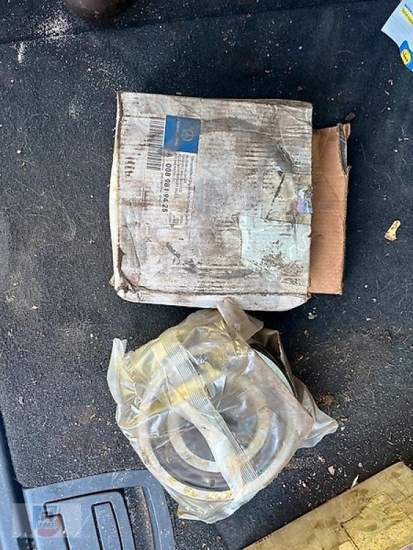 Unimog des Typs Mercedes-Benz Kugellager 405 425 437 NEU A 008 981 94 25, Neumaschine in Fitzen (Bild 2)