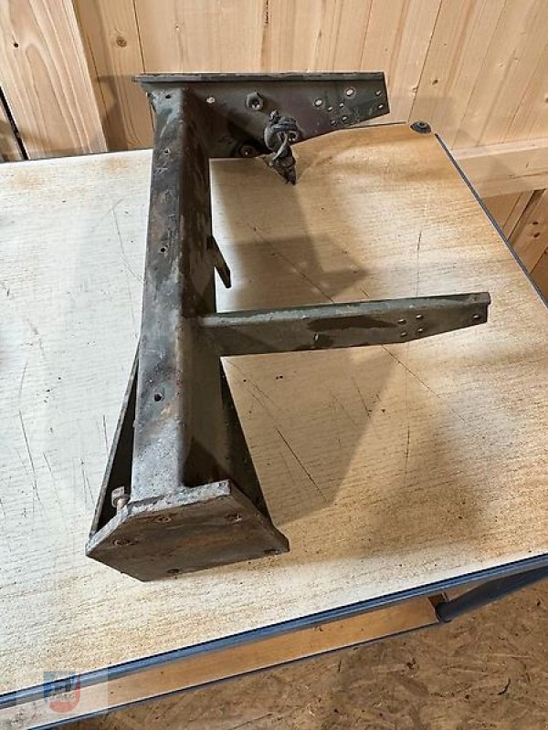 Unimog des Typs Mercedes-Benz Lampenträger Halter Scheinwerfer U1000-U2400 424 425 427, Gebrauchtmaschine in Fitzen (Bild 4)