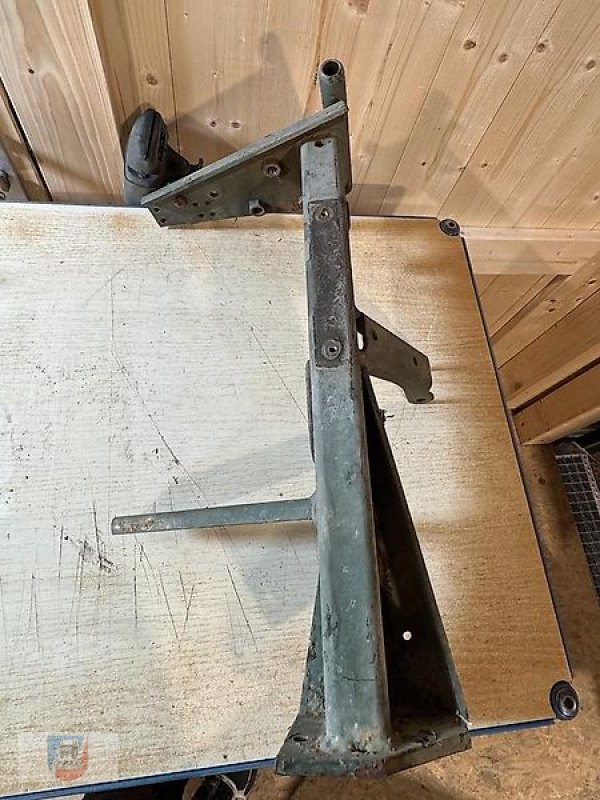 Unimog des Typs Mercedes-Benz Lampenträger Halter Scheinwerfer U1000-U2400 424 425 427, Gebrauchtmaschine in Fitzen (Bild 7)