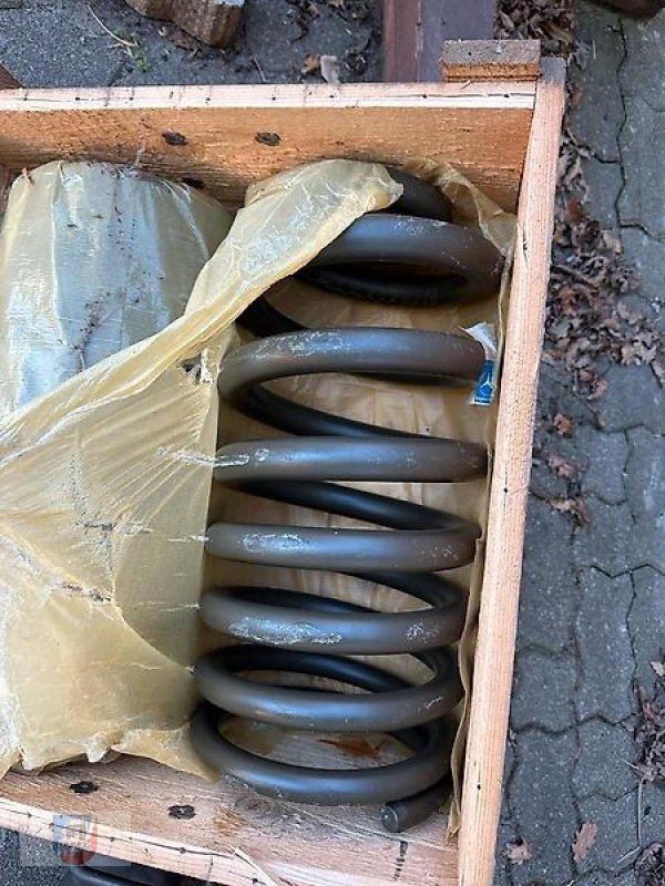 Unimog tipa Mercedes-Benz U1300L 435 Hinterachse Feder A 435 324 05 04 verstärkt, Gebrauchtmaschine u Fitzen (Slika 1)