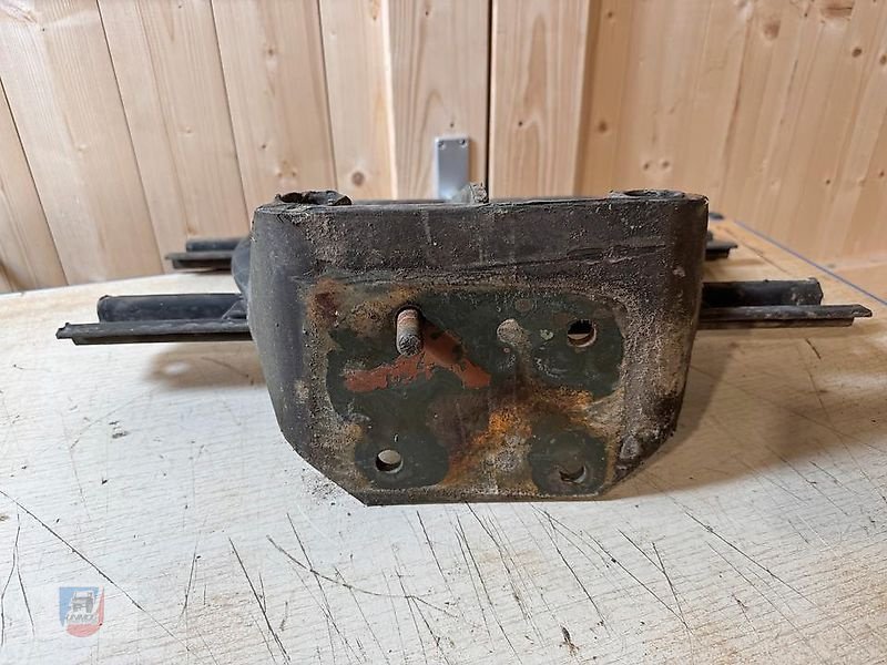 Unimog des Typs Mercedes-Benz U1300L 435 Träger Batteriekasten Halterung Batteriekasten, Gebrauchtmaschine in Fitzen (Bild 5)