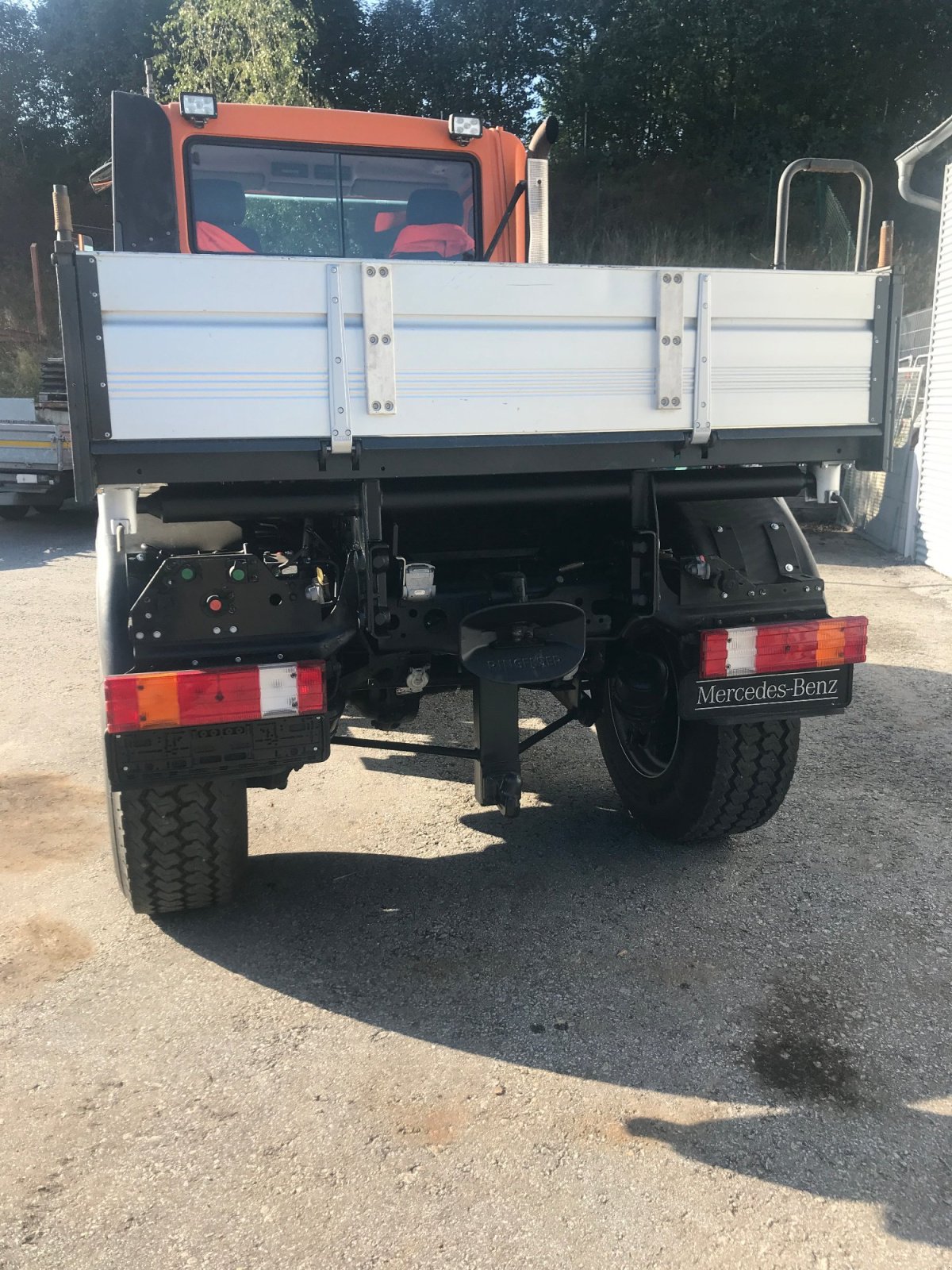 Unimog des Typs Mercedes-Benz Unimog U 400, Gebrauchtmaschine in Freyung (Bild 2)
