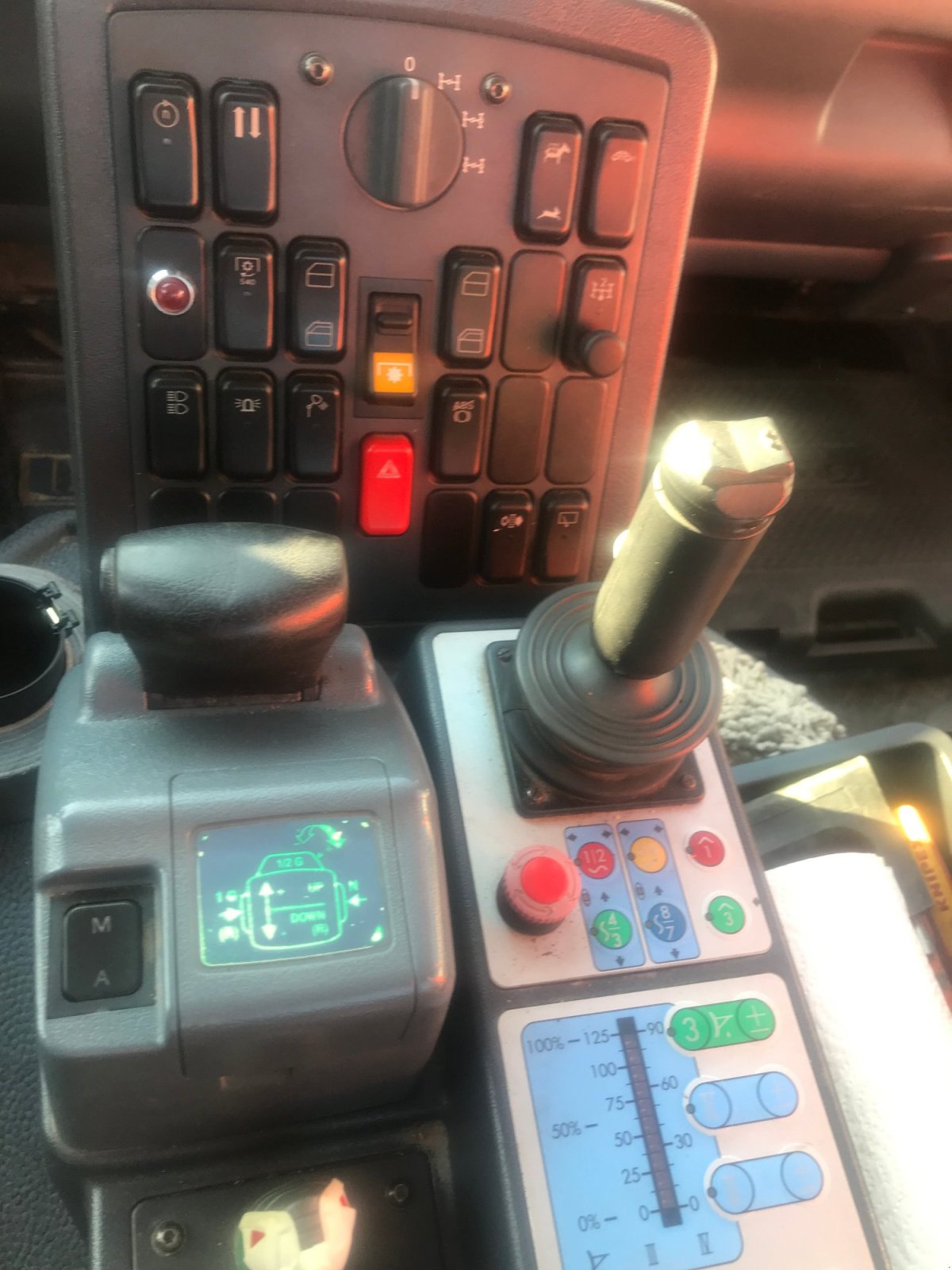 Unimog des Typs Mercedes-Benz Unimog U 400, Gebrauchtmaschine in Freyung (Bild 13)