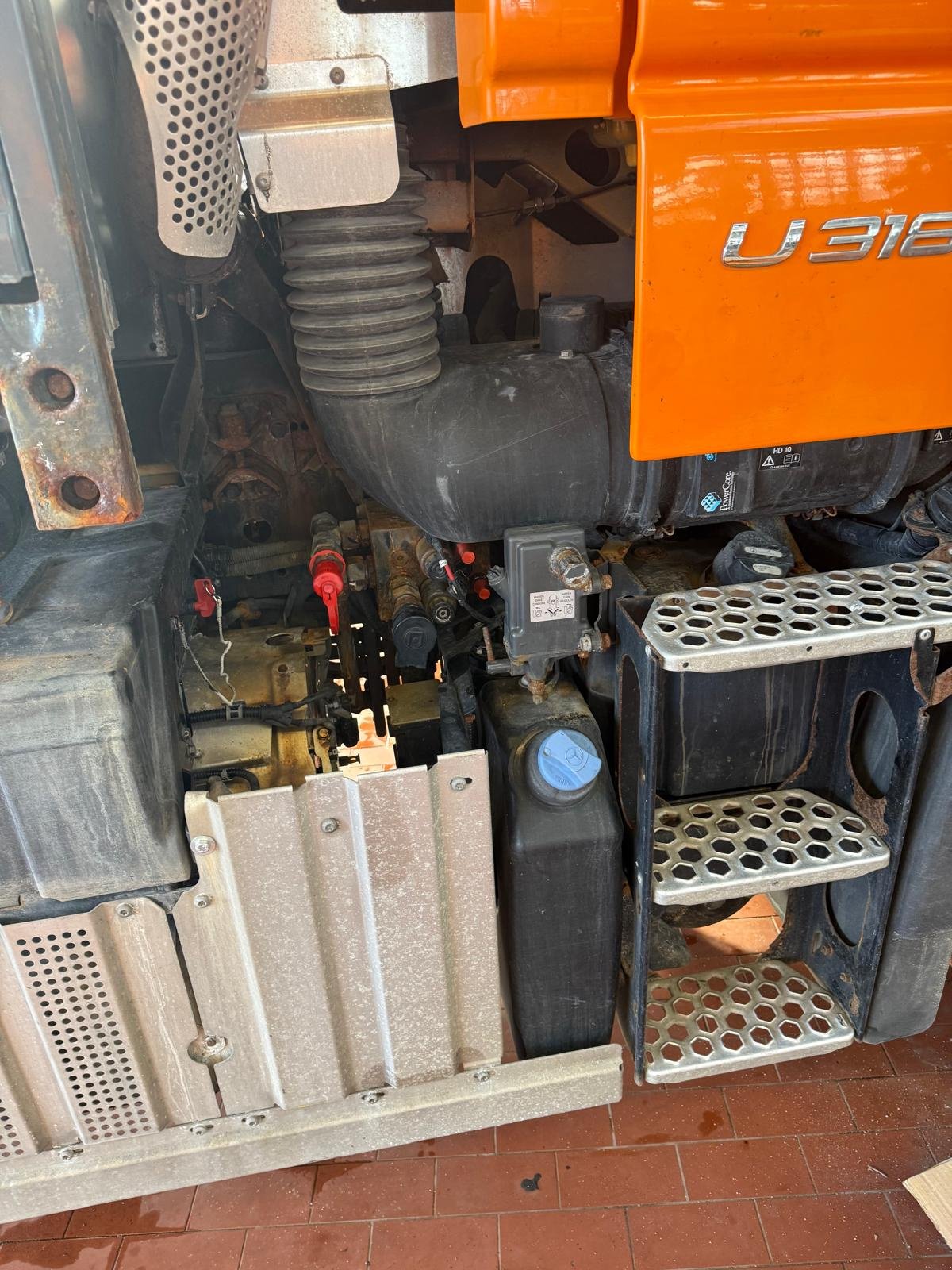 Unimog a típus Mercedes-Benz Unimog U318, Gebrauchtmaschine ekkor: Wiedemar (Kép 7)