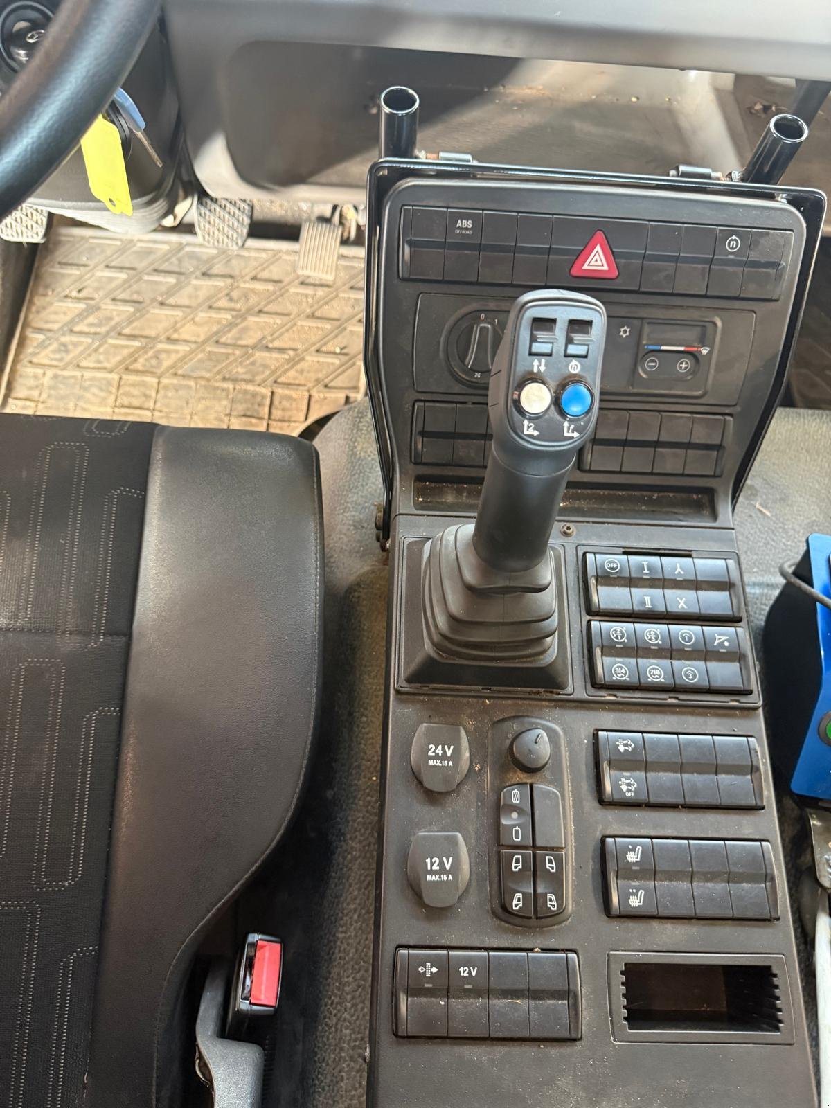 Unimog a típus Mercedes-Benz Unimog U318, Gebrauchtmaschine ekkor: Wiedemar (Kép 8)