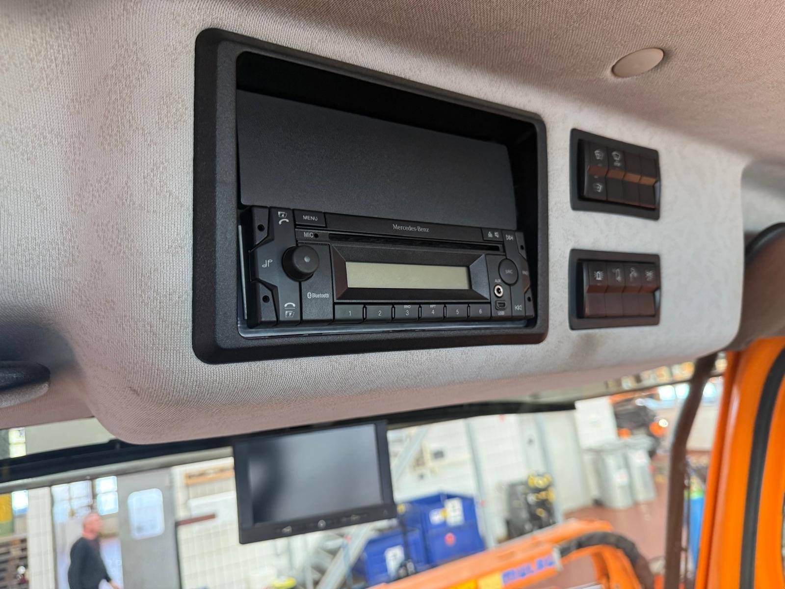 Unimog a típus Mercedes-Benz Unimog U318, Gebrauchtmaschine ekkor: Wiedemar (Kép 10)