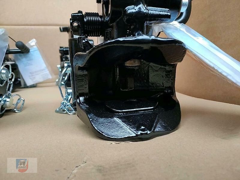 Unimog des Typs Mercedes-Benz Zugmaul Rockinger NEU U1000 U1200 U1400 U1600, Neumaschine in Fitzen (Bild 2)