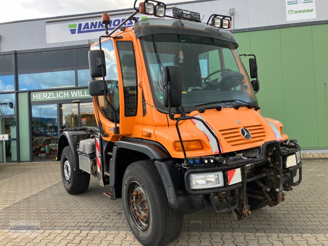 Unimog of the type Mercedes U 400, Gebrauchtmaschine in Aurich (Picture 1)