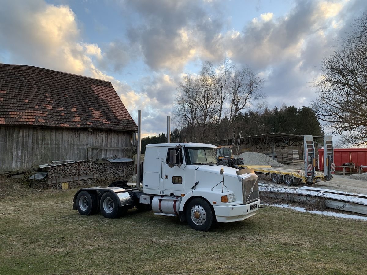 Unimog des Typs Volvo VOLVO SHOW TRUCK, Gebrauchtmaschine in NATTERNBACH (Bild 3)