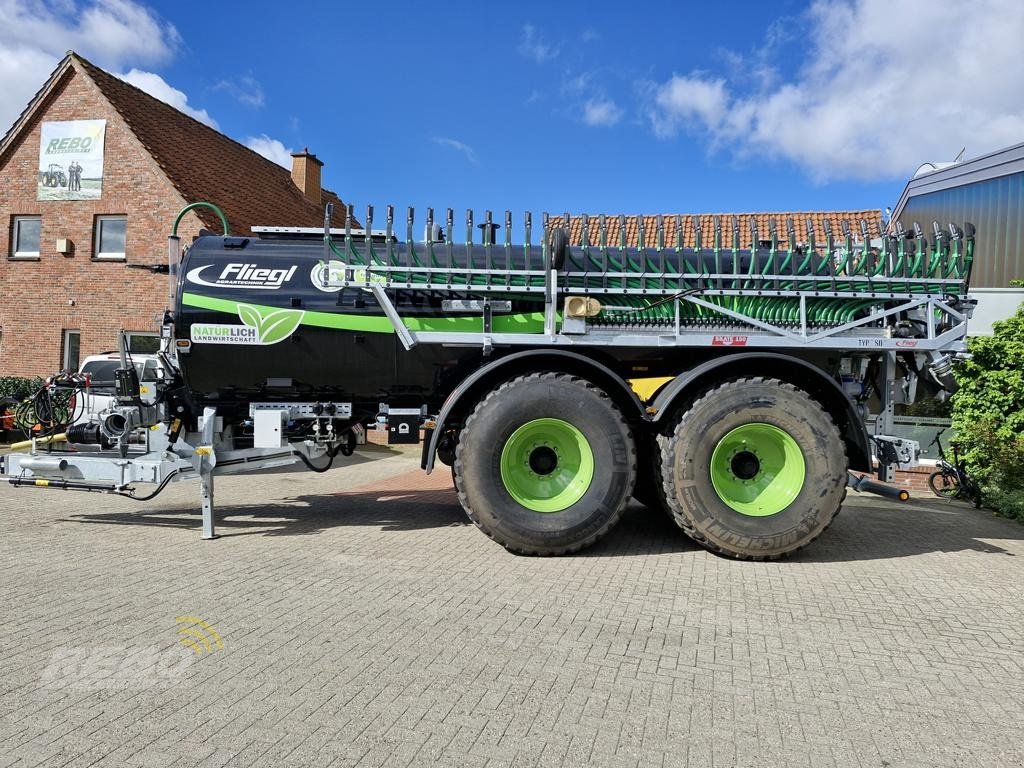 Vakuumfass des Typs Fliegl PFW 18000 TANDEM BIG FOOT, Neumaschine in Aurich (Bild 1)