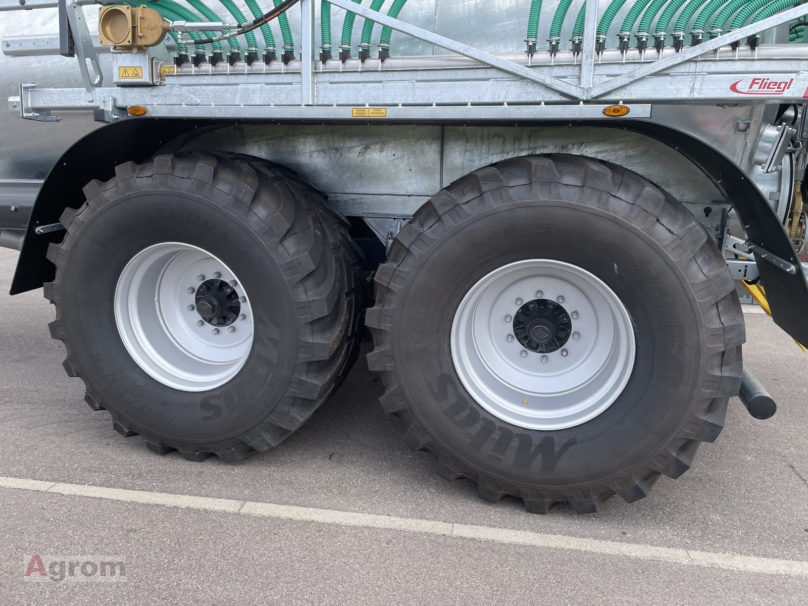 Vakuumfass a típus Fliegl VFW 12000 MAXXLine, Neumaschine ekkor: Meißenheim-Kürzell (Kép 4)