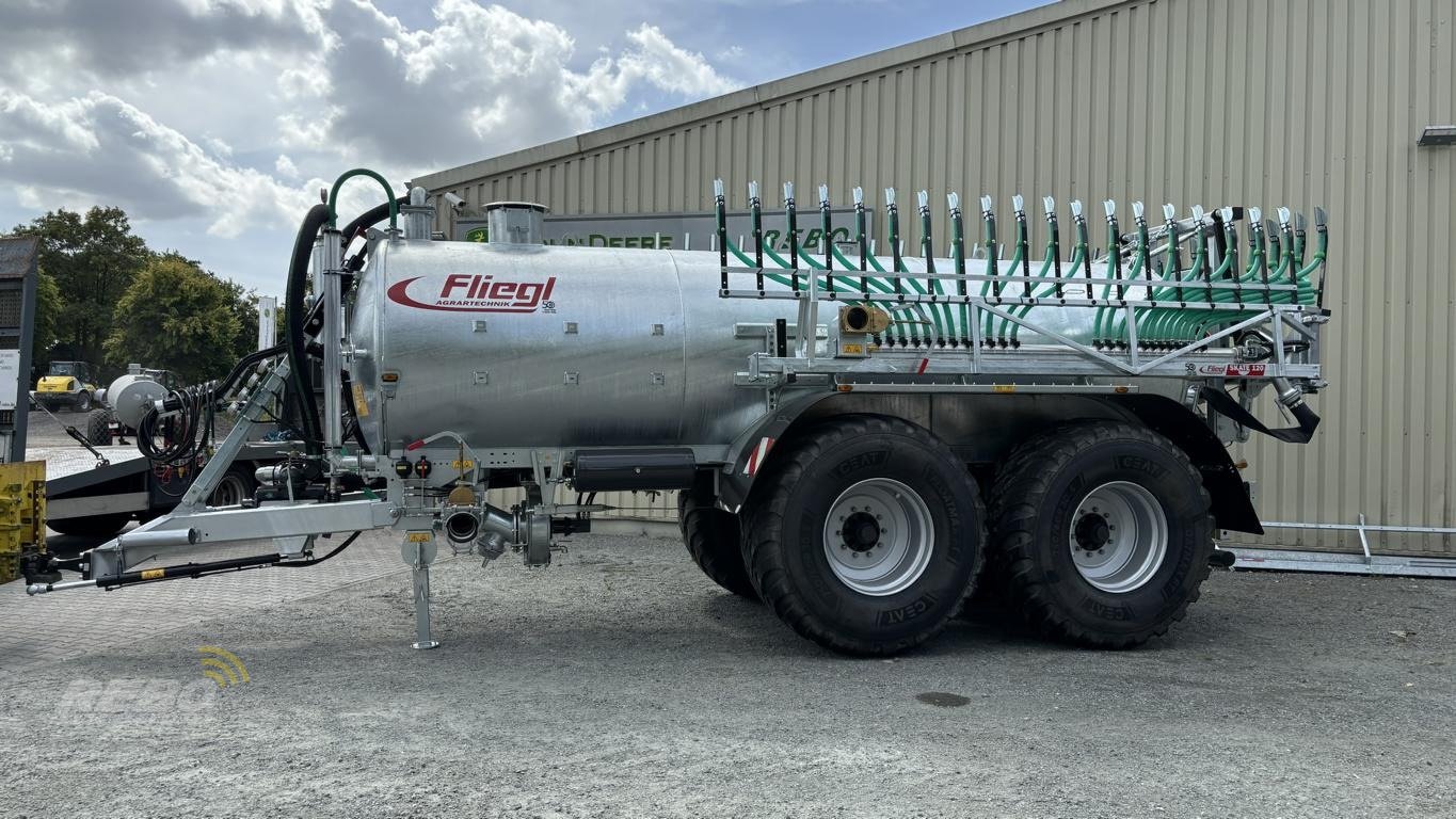 Vakuumfass des Typs Fliegl VFW 14000 Tandem Maxx-Line Plus, Vakuumfasswagen, Neumaschine in Aurich (Bild 2)