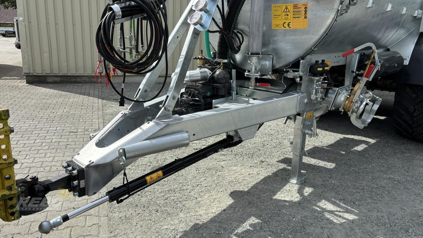 Vakuumfass des Typs Fliegl VFW 14000 Tandem Maxx-Line Plus, Vakuumfasswagen, Neumaschine in Aurich (Bild 8)