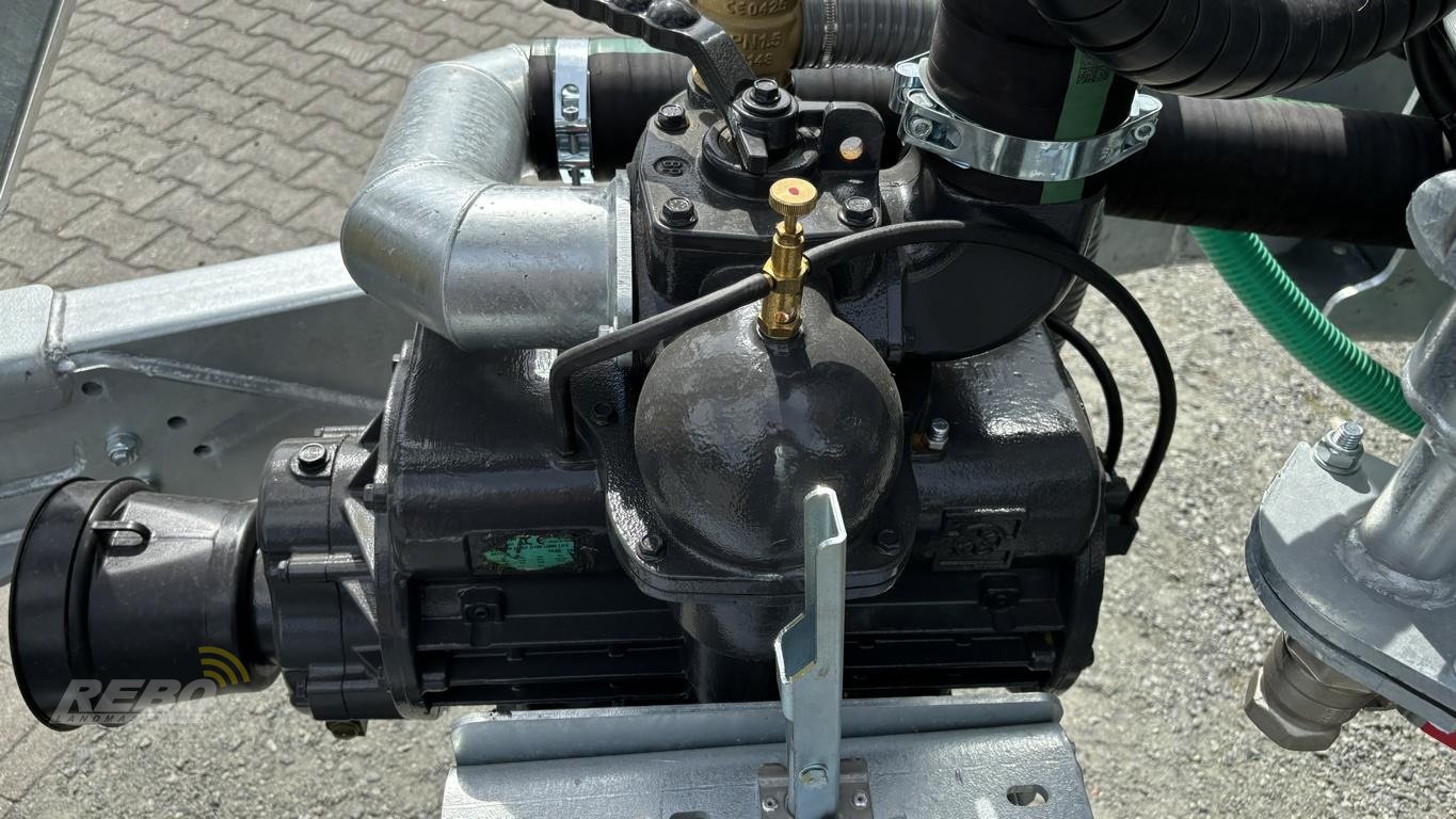 Vakuumfass des Typs Fliegl VFW 14000 Tandem Maxx-Line Plus, Vakuumfasswagen, Neumaschine in Aurich (Bild 10)