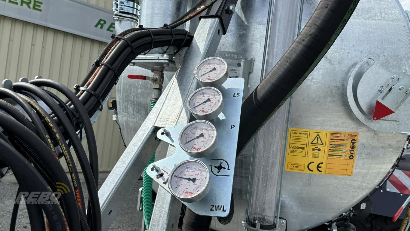 Vakuumfass des Typs Fliegl VFW 14000 Tandem Maxx-Line Plus, Vakuumfasswagen, Neumaschine in Aurich (Bild 11)