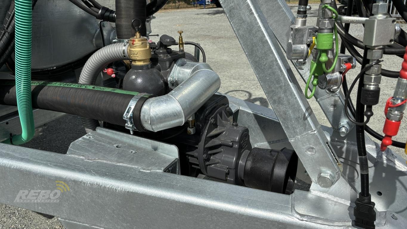 Vakuumfass des Typs Fliegl VFW 14000 Tandem Maxx-Line Plus, Vakuumfasswagen, Neumaschine in Aurich (Bild 24)