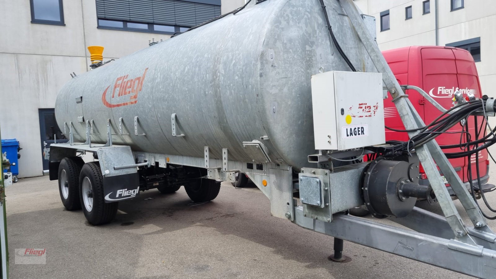 Vakuumfass des Typs Fliegl VFW 18000 Tandem Fox, Gebrauchtmaschine in Mühldorf (Bild 1)