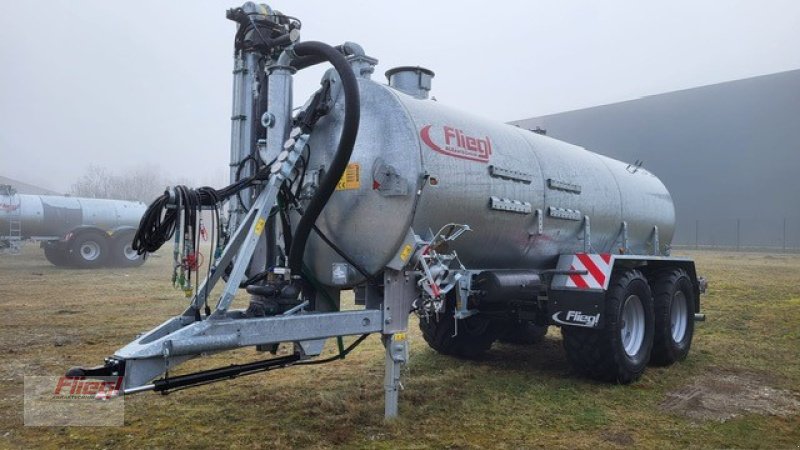 Vakuumfass des Typs Fliegl VFW 18000l Individual, Neumaschine in Mühldorf (Bild 1)