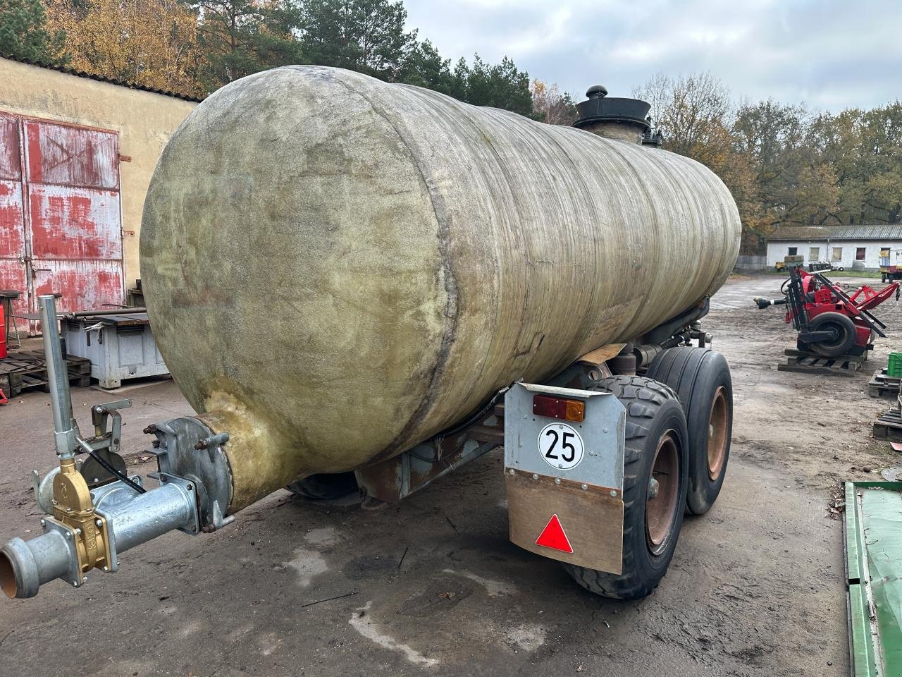 Vakuumfass typu Fortschritt HTS 100, Gebrauchtmaschine v Beelitz (Obrázek 3)