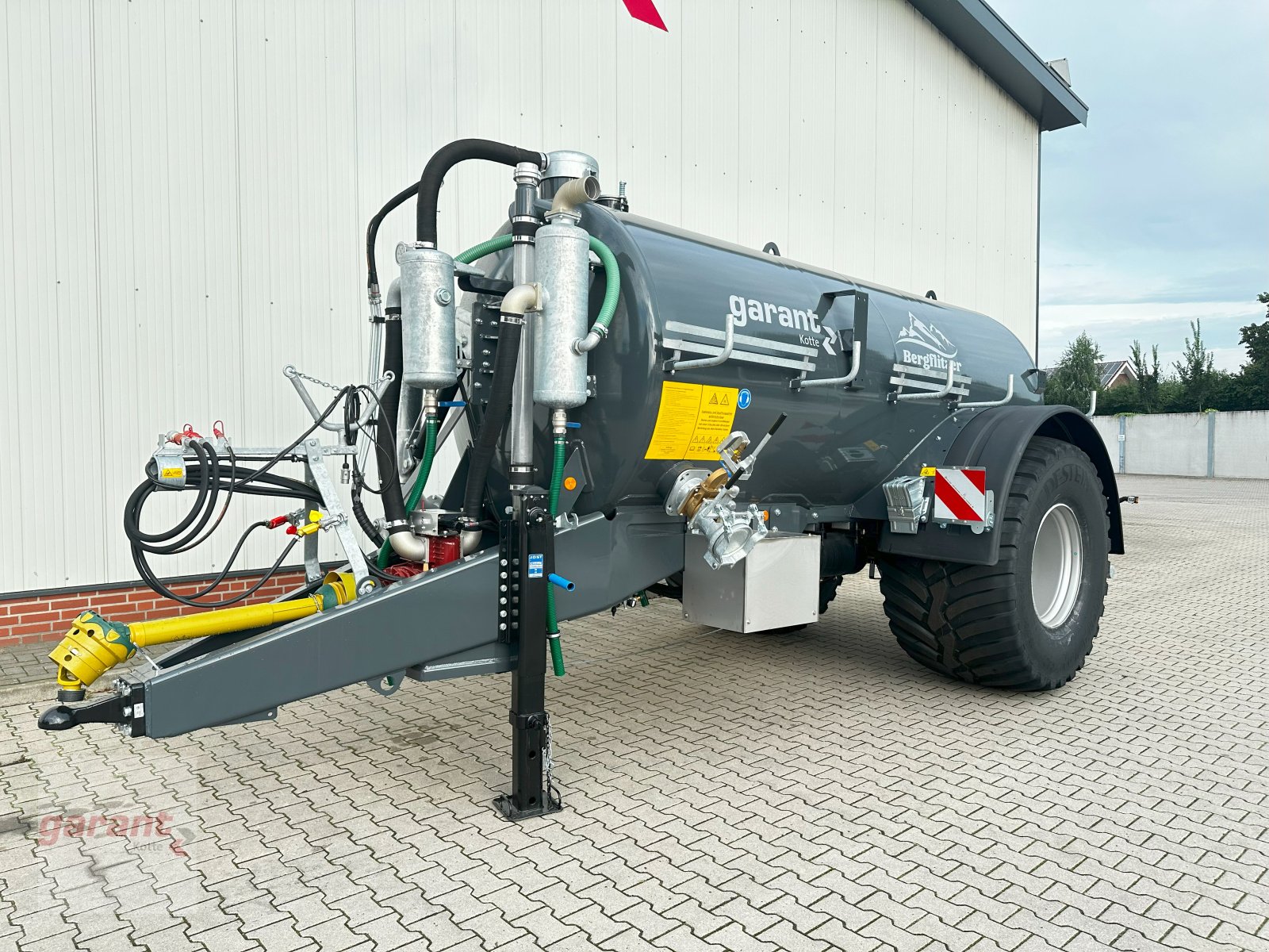 Vakuumfass des Typs Garant Kotte VE 10.200, Neumaschine in Rieste (Bild 1)