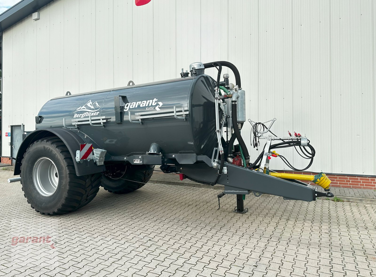 Vakuumfass des Typs Garant Kotte VE 10.200, Neumaschine in Rieste (Bild 3)