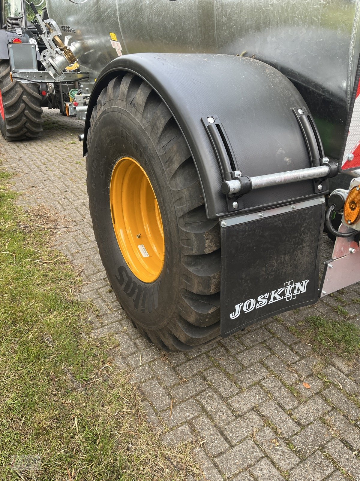 Vakuumfass des Typs Joskin Modulo 2 10000l mit Mastek Schleppschuh 7,5m, Neumaschine in Südbrookmerland (Bild 4)