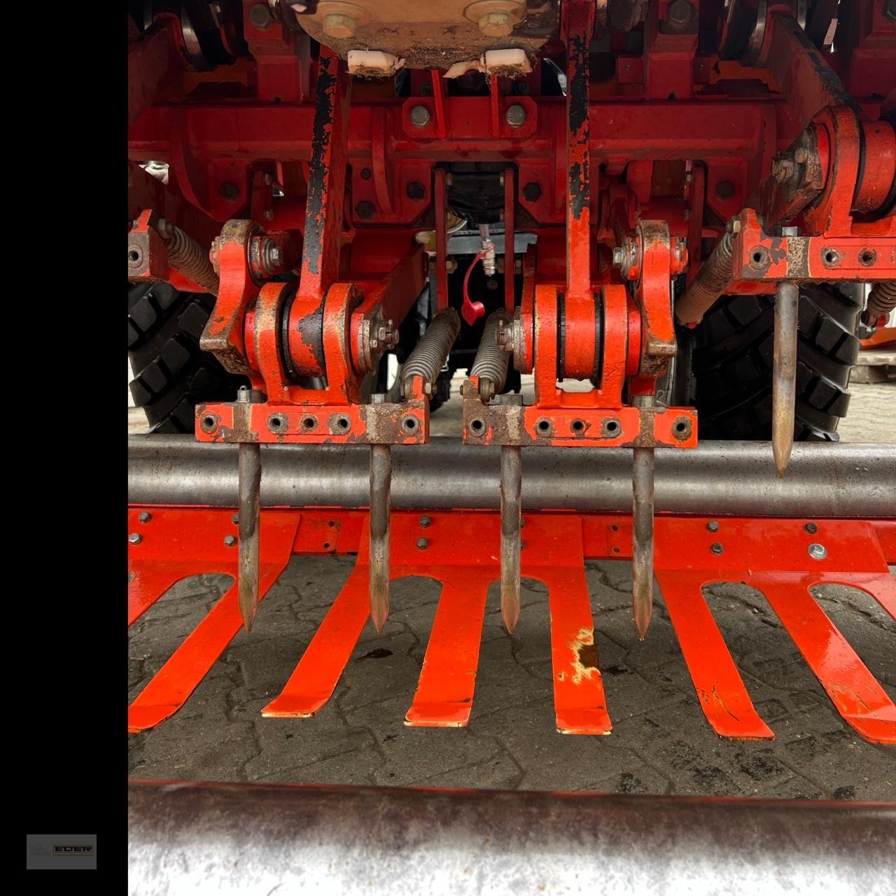 Vertikutierer of the type Sonstige Wiedemann Terra Spike XD 8, Gebrauchtmaschine in Kirchheim b. München (Picture 8)