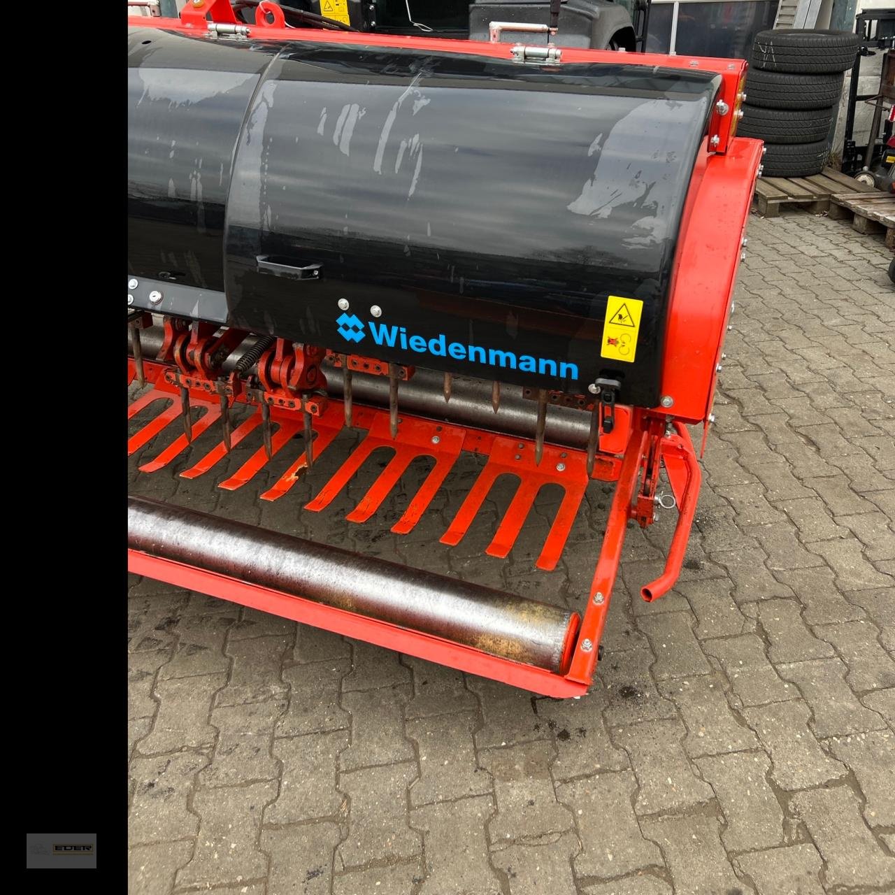 Vertikutierer du type Sonstige Wiedemann Terra Spike XD 8, Gebrauchtmaschine en Kirchheim b. München (Photo 2)