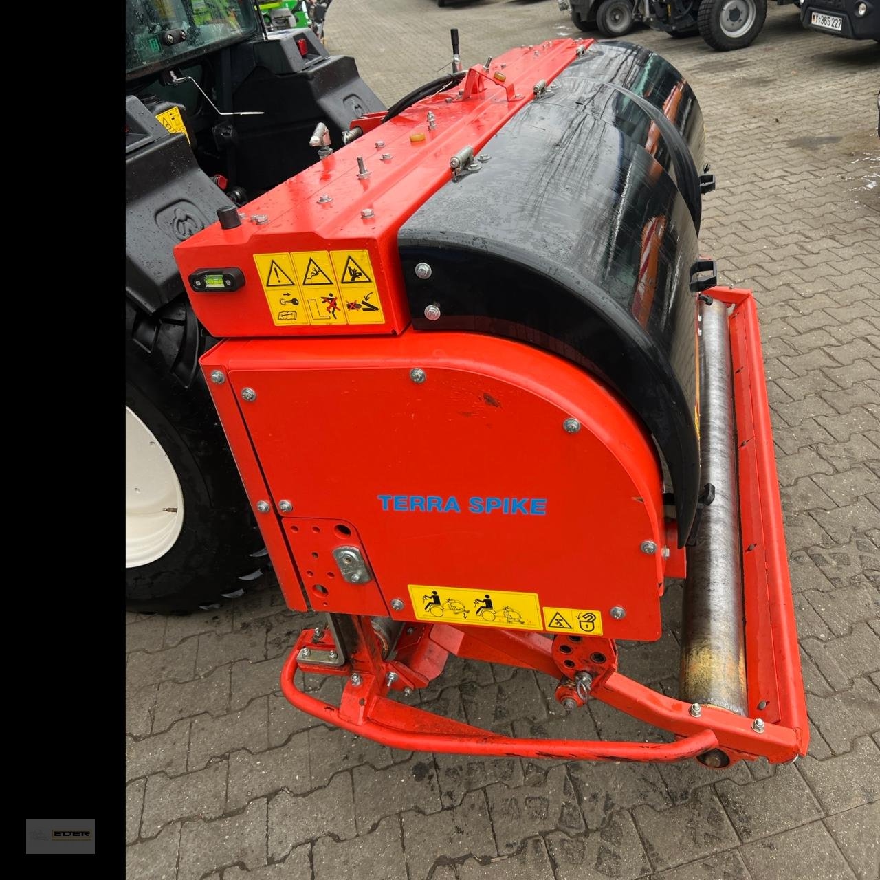 Vertikutierer des Typs Sonstige Wiedemann Terra Spike XD 8, Gebrauchtmaschine in Kirchheim b. München (Bild 5)