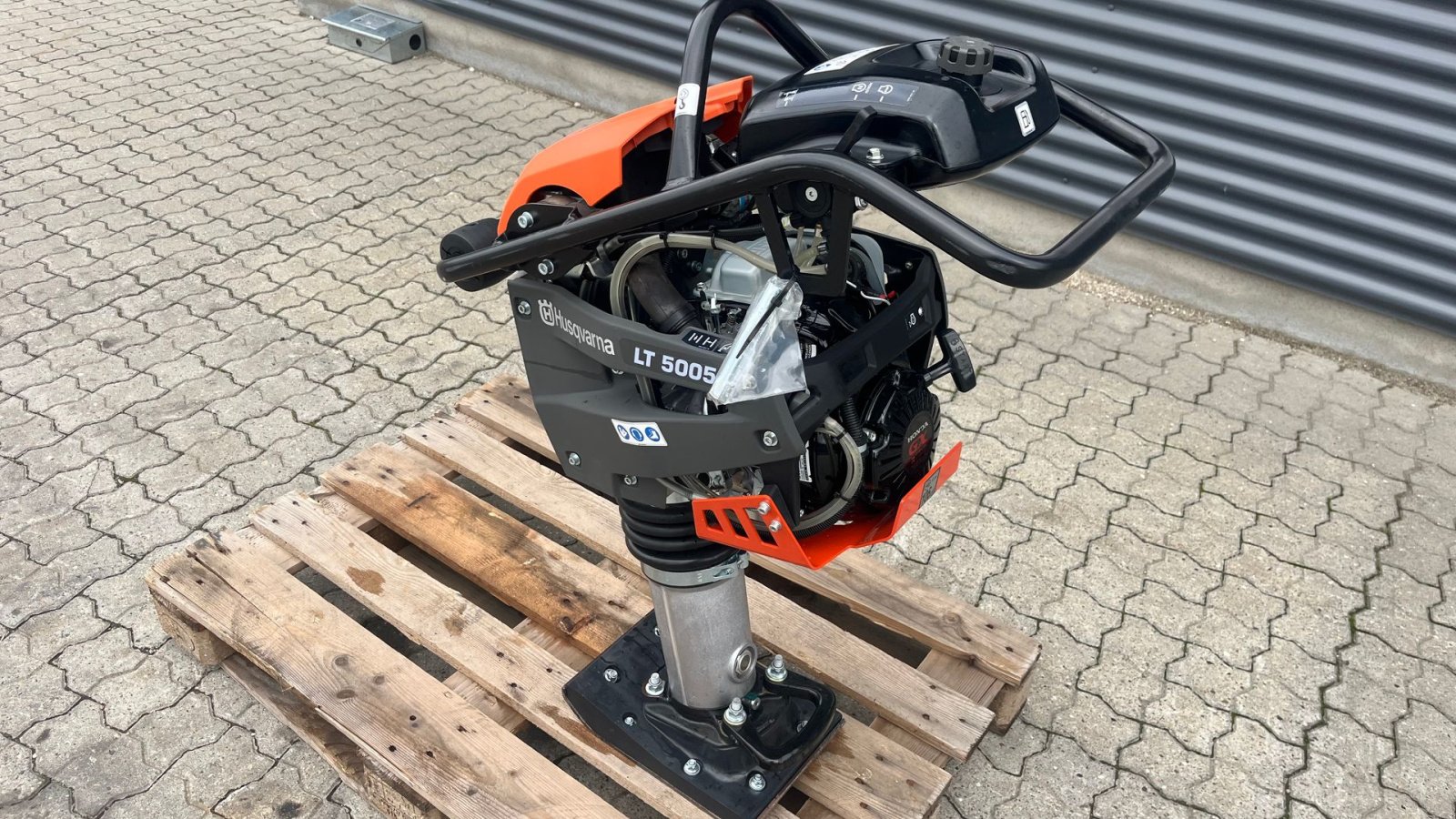 Vibrations-Stampfer typu Husqvarna LT5005 NY jordloppe Klar til brug, Gebrauchtmaschine v Rønnede (Obrázek 2)