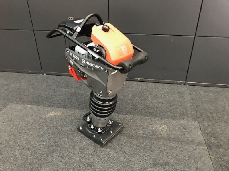Vibrations-Stampfer of the type Husqvarna Stampfer LT6005 280mm 4-Takt, Neumaschine in Tamsweg (Picture 1)