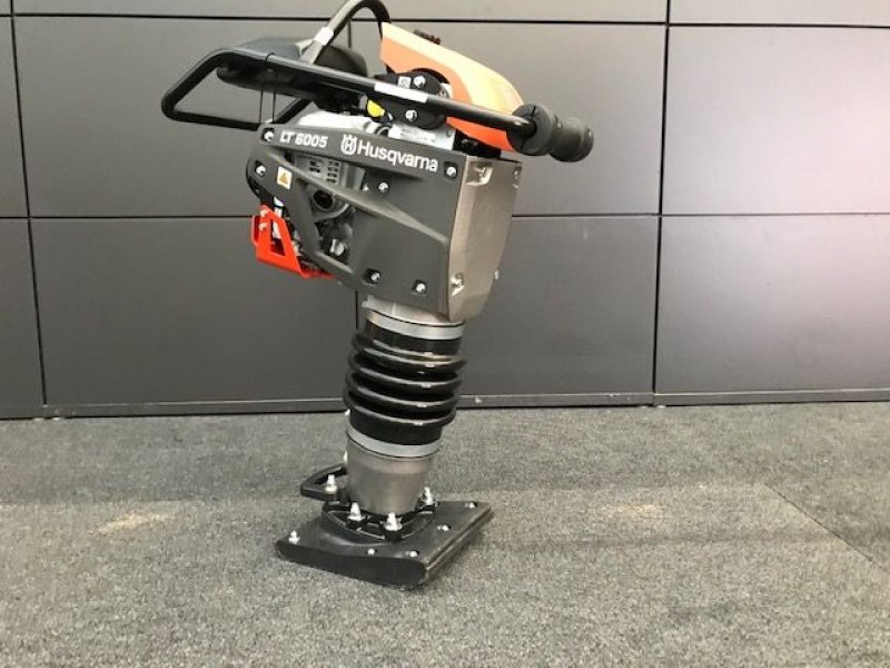 Vibrations-Stampfer typu Husqvarna Stampfer LT6005 280mm 4-Takt, Neumaschine w Tamsweg (Zdjęcie 10)