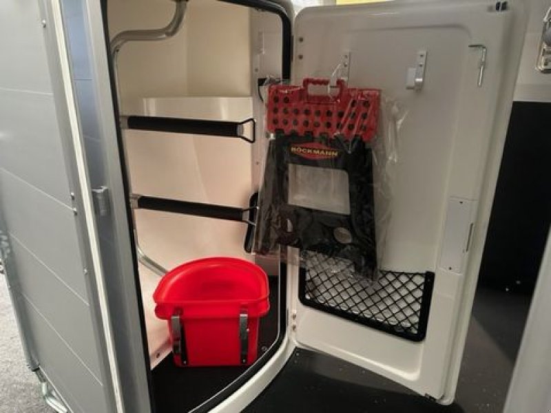 Viehanhänger tip Böckmann Pferdeanhänger Big Champion E -WCF- 3,0to, Neumaschine in Tamsweg (Poză 19)