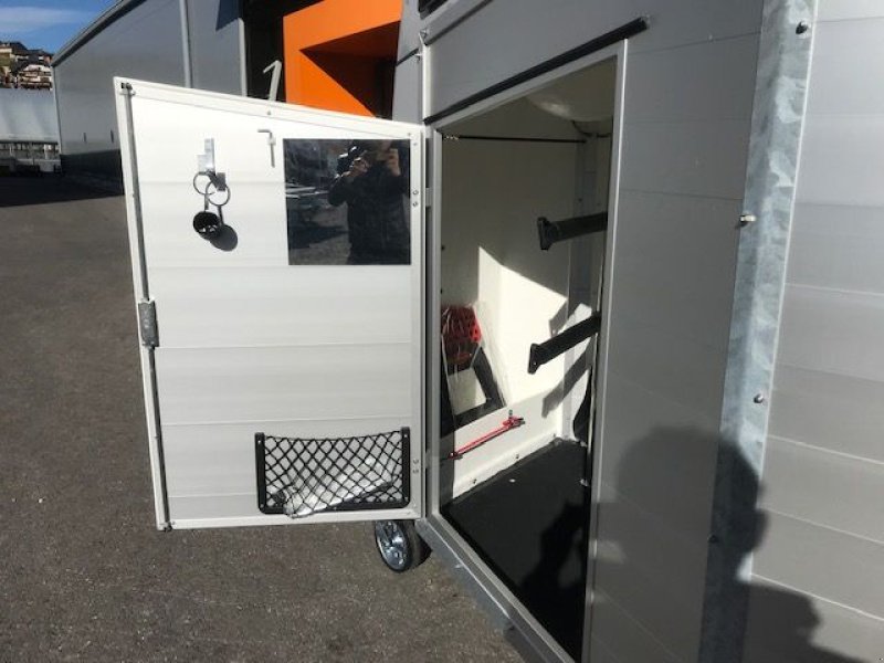 Viehanhänger des Typs Böckmann Pferdeanhänger Big Champion R, Neumaschine in Tamsweg (Bild 10)