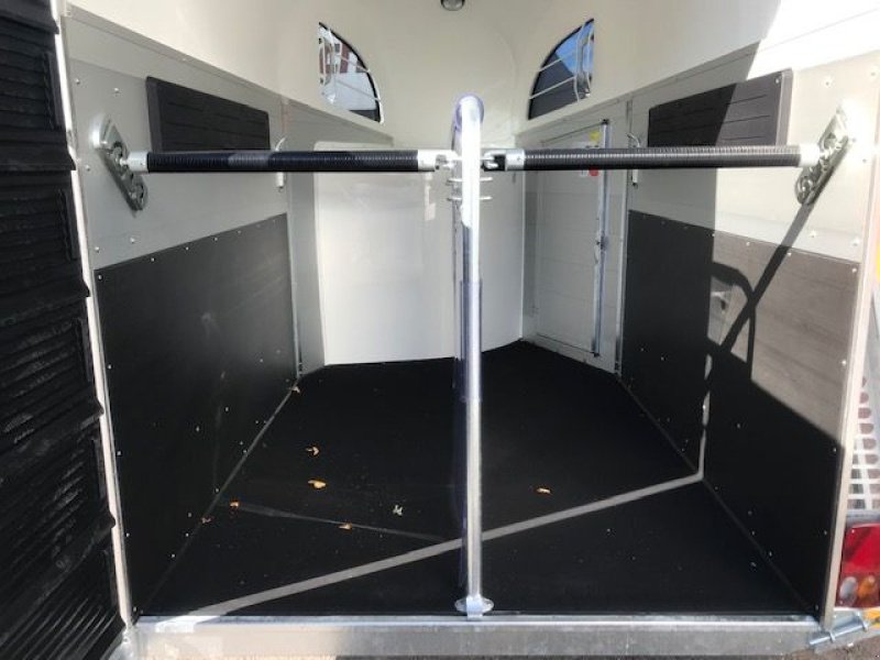 Viehanhänger des Typs Böckmann Pferdeanhänger Big Champion R, Neumaschine in Tamsweg (Bild 16)