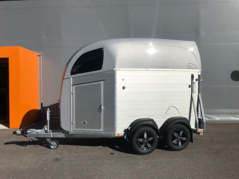 Viehanhänger des Typs Böckmann Pferdeanhänger Big Champion R, Neumaschine in Tamsweg (Bild 5)