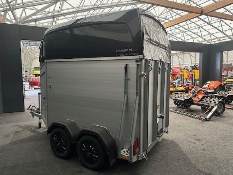 Viehanhänger des Typs Böckmann Pferdeanhänger Champion Esprit s+b Sattelkammer, Neumaschine in Tamsweg (Bild 9)