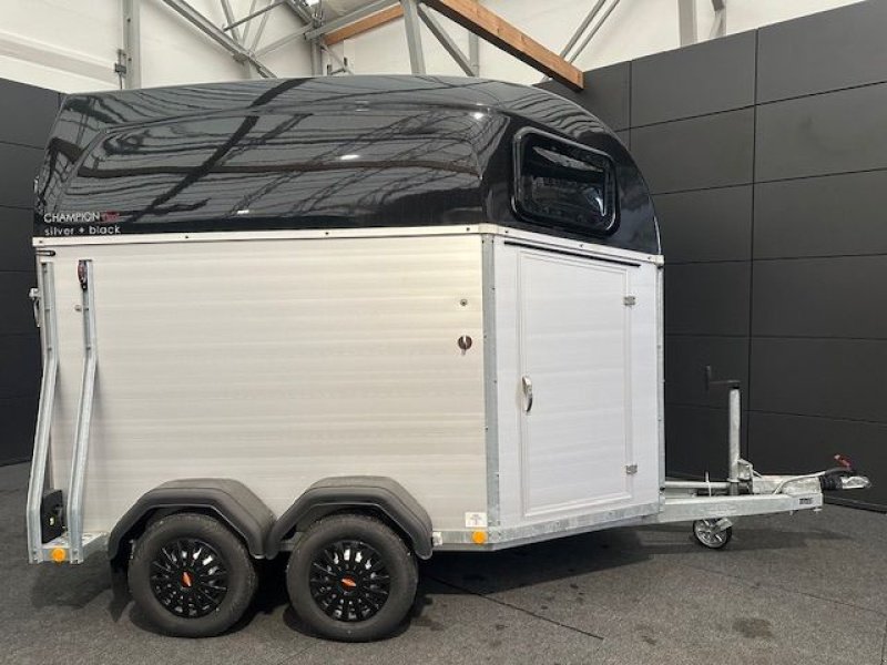 Viehanhänger des Typs Böckmann Pferdeanhänger Champion Esprit s+b Sattelkammer, Neumaschine in Tamsweg (Bild 3)