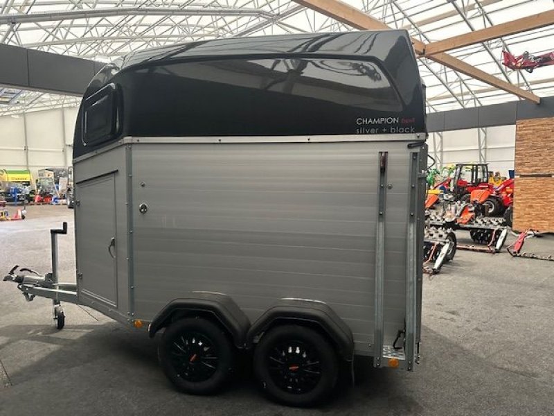 Viehanhänger des Typs Böckmann Pferdeanhänger Champion Esprit s+b Sattelkammer, Neumaschine in Tamsweg (Bild 10)