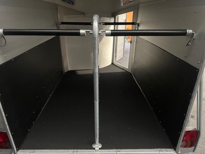 Viehanhänger des Typs Böckmann Pferdeanhänger Champion Esprit s+b Sattelkammer, Neumaschine in Tamsweg (Bild 16)