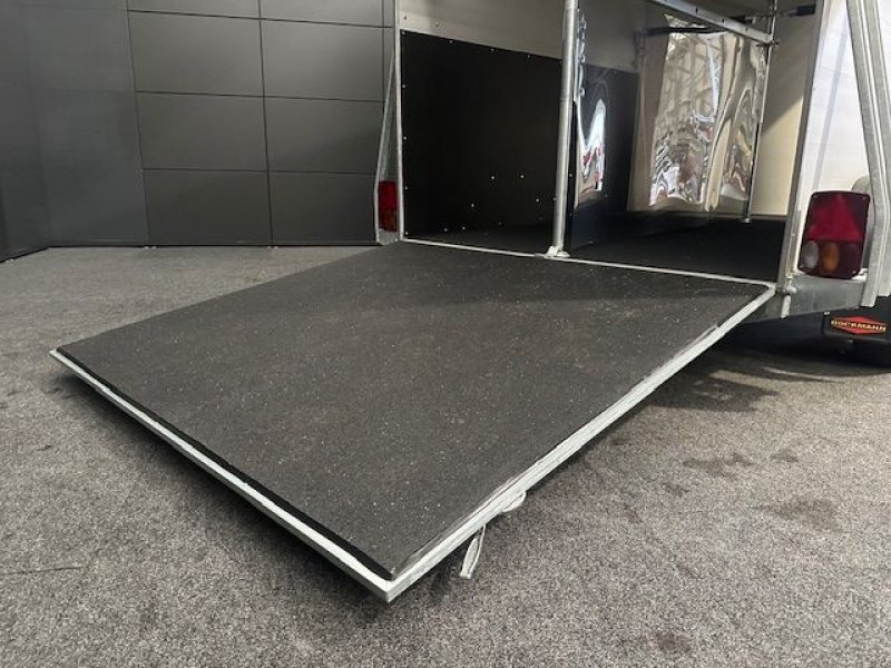 Viehanhänger des Typs Böckmann Pferdeanhänger Champion Esprit s+b Sattelkammer, Neumaschine in Tamsweg (Bild 19)