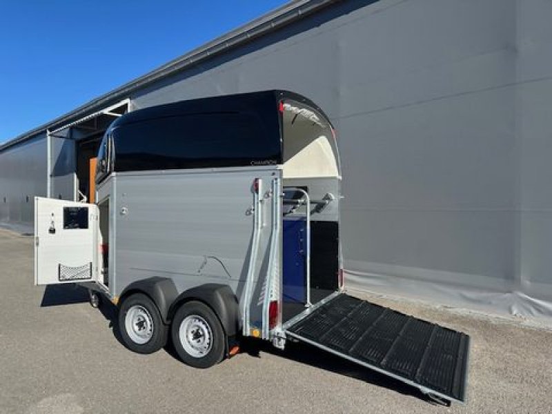 Viehanhänger des Typs Böckmann Pferdeanhänger Champion R 2,7to 3,28x1,65m, Neumaschine in Tamsweg (Bild 18)