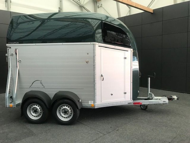 Viehanhänger typu Böckmann Pferdeanhänger Champion R grün-metallic, Neumaschine v Tamsweg (Obrázek 5)