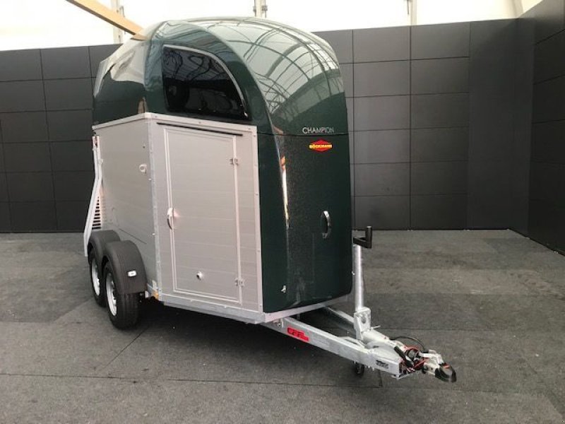 Viehanhänger typu Böckmann Pferdeanhänger Champion R grün-metallic, Neumaschine v Tamsweg (Obrázek 1)